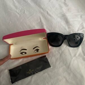 Kate spade ♠️ “cat sunglasses 🕶️ “ brand new never used, super cute